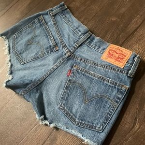 High-Waisted Levi shorts